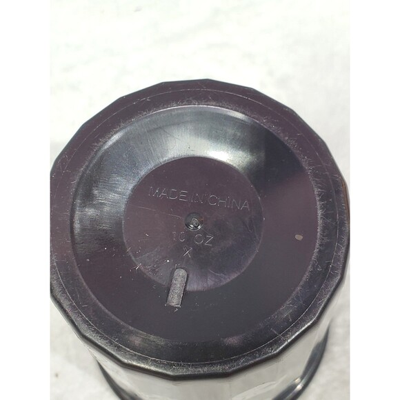 10 oz Plastic Skull And Cross Bones Halloween Cup - Picture 4 of 4